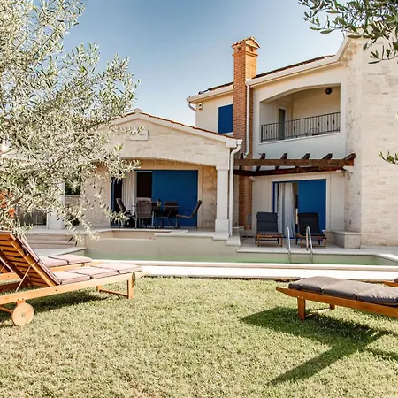 Villa Beautiful Torre I With Whirlpool In Tar