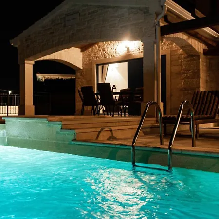 Beautiful Torre I With Whirlpool In Tar Vila Tar-Vabriga