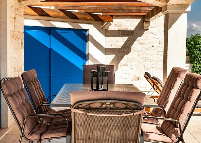 Villa Beautiful Torre I With Whirlpool In Tar